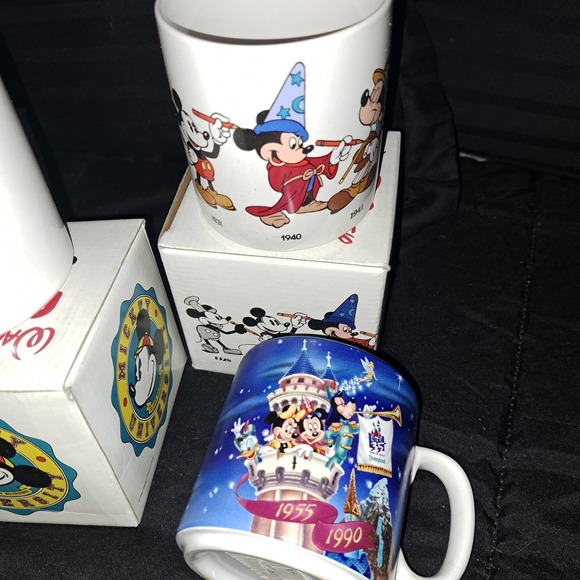 4 Very Vintage Mickey Mouse Through the Years Cups Circa 1980 - Picture 3 of 7